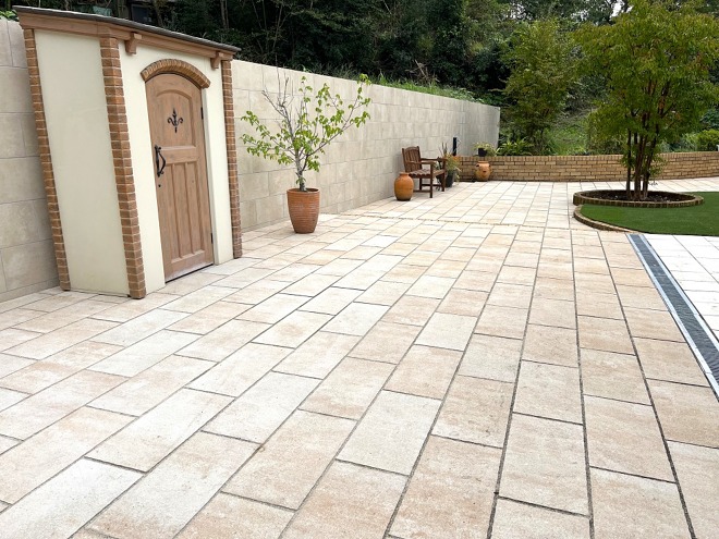 20251203_1133_37_4406w980_h735